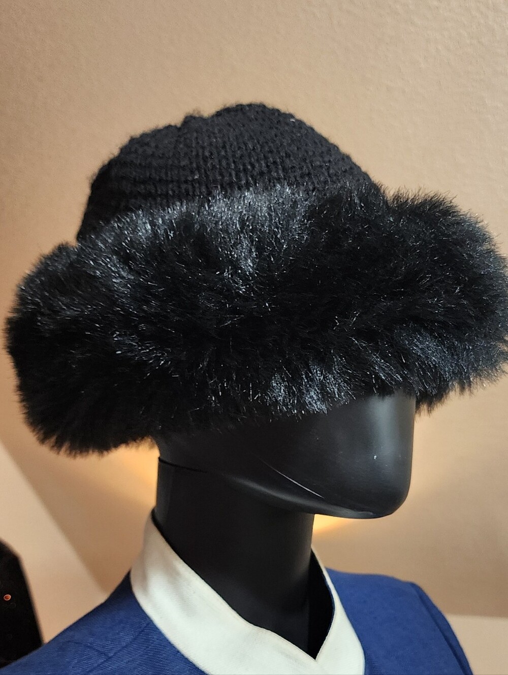 Vintage 80s Black Faux Fur Trim Knit Bucket Hat - Women's Winter Accessory